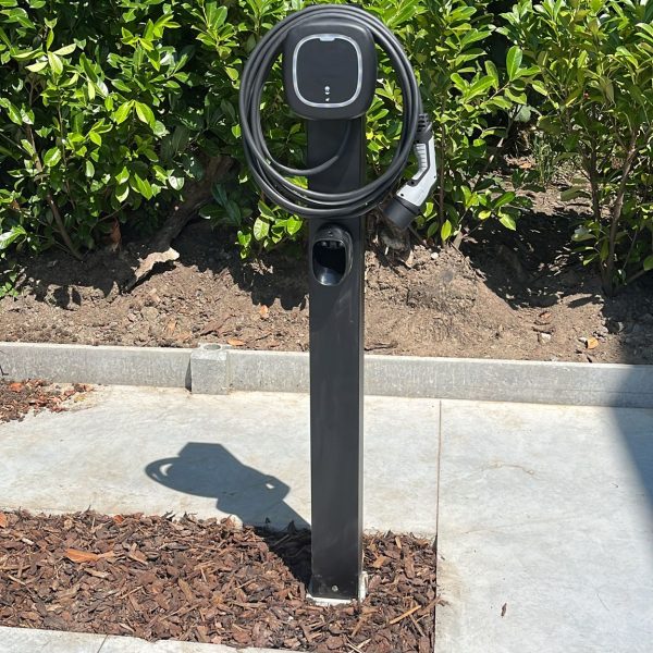 Wallbox Pulsar Pro - Paalmontage